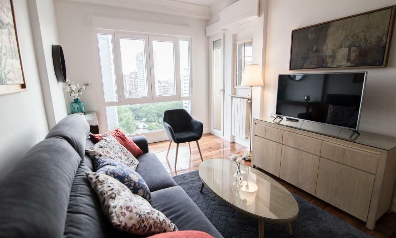 Appartamento Elegant retreat business district Bernabéu Madrid Esterno foto