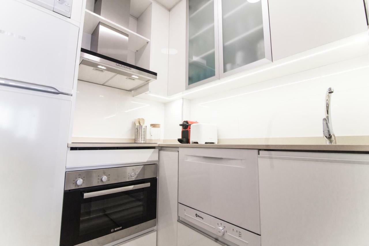 Appartamento Elegant retreat business district Bernabéu Madrid Esterno foto