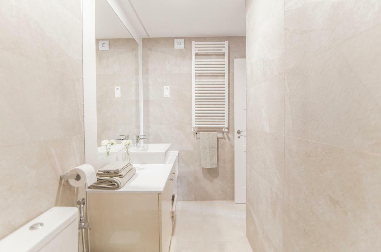 Appartamento Elegant retreat business district Bernabéu Madrid Esterno foto