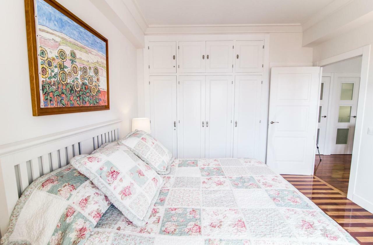 Appartamento Elegant retreat business district Bernabéu Madrid Esterno foto
